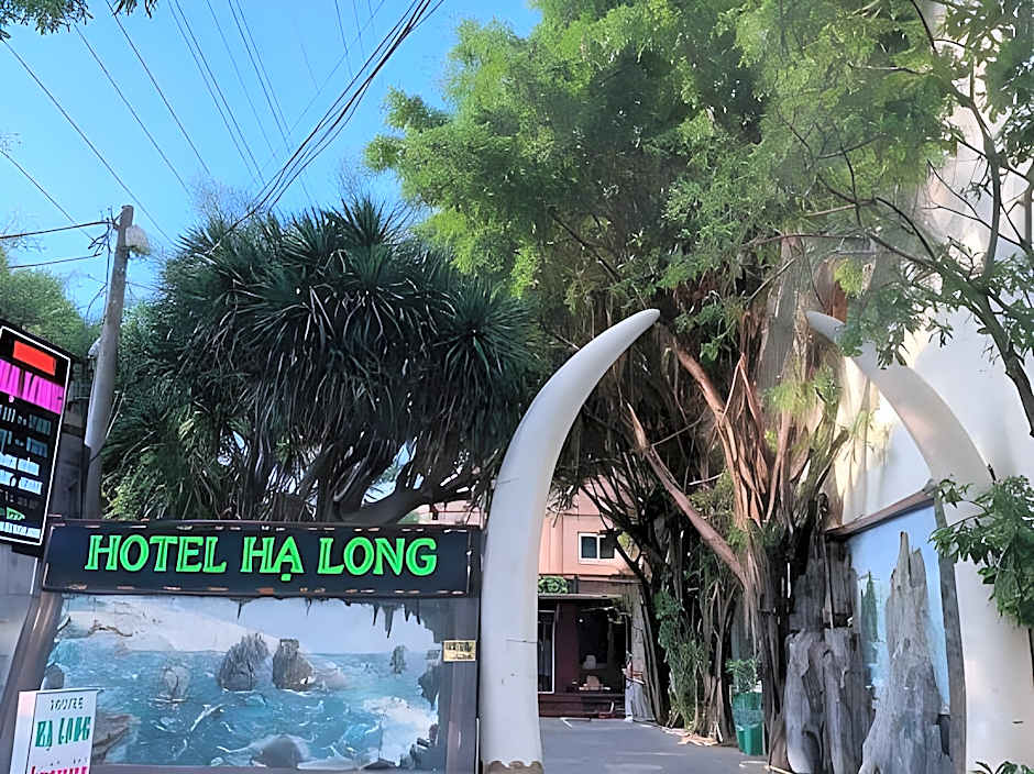 Ha Long Hotel