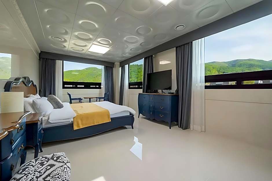 Taebaek Hotel