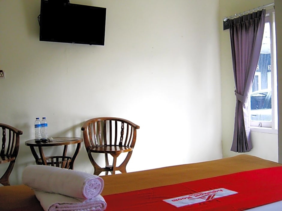 Aqilakost n Cafe Gadog Puncak