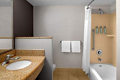 Room, 2 Queen Beds, Balcony (2 Queen Beds)