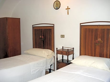 Twin Room with Shared Bathroom