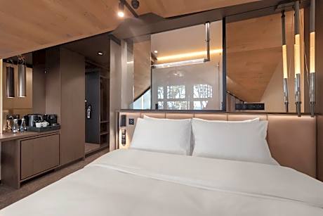 Deluxe Double Room with Balcony and Sea View