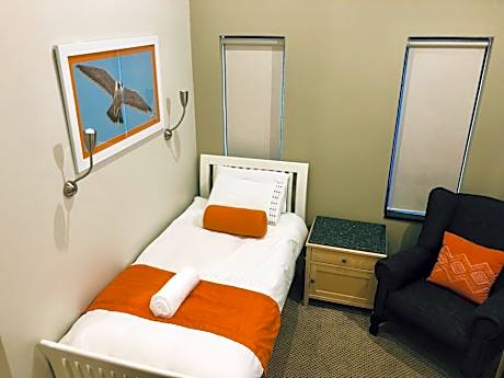 Twin Budget Room