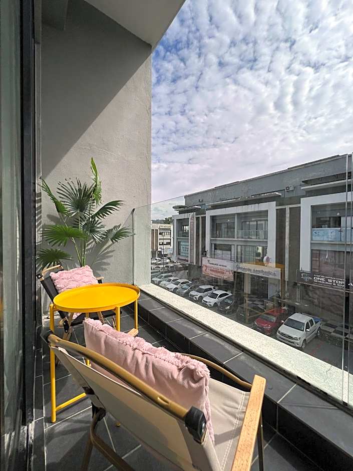 Pillows Plus Dream Inn