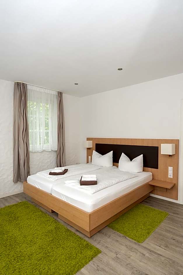 Hotel Garni BURG WALDENSTEIN