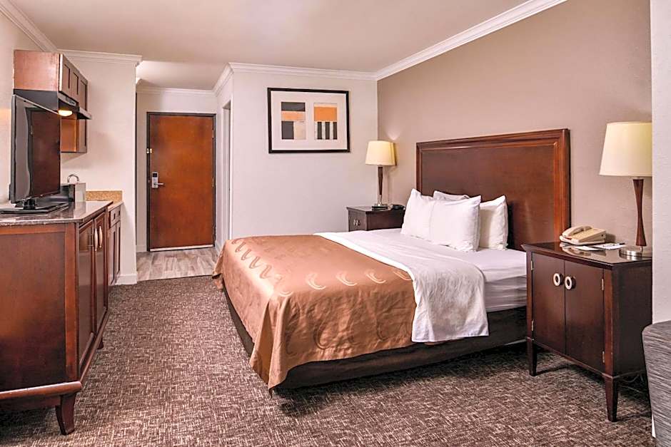 Quality Inn & Suites Beaumont