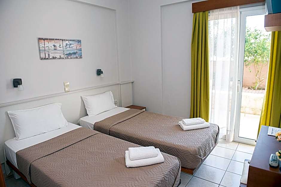 Danelis Studios & Apartments