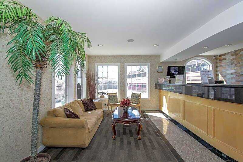 Canadas Best Value Inn Calgary Chinook Station