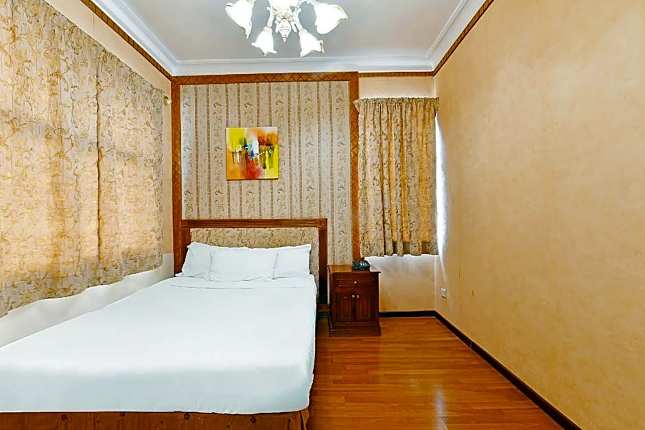 Capital O 125 Moon Plaza Hotel