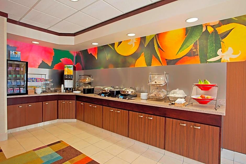 Fairfield Inn & Suites by Marriott Detroit Metro Airport Romulus
