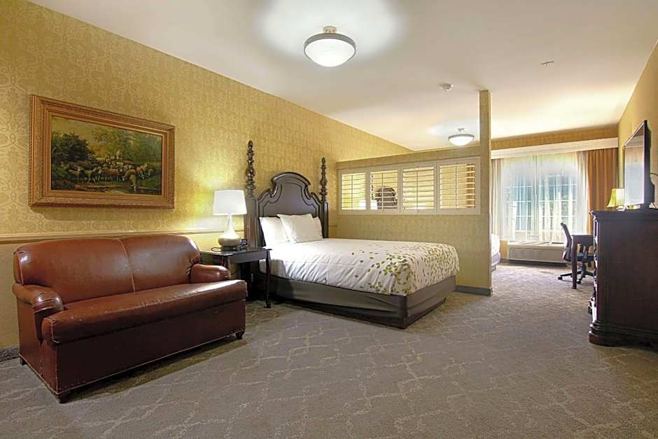 Azure Hotel & Suites Ontario, A Trademark Collection Hotel