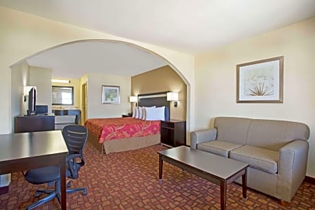 1 King Bed, Mobility Accessible Room, Non-Smoking