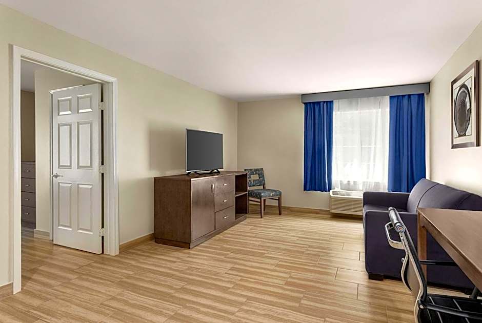 La Quinta Inn & Suites by Wyndham Brownsville North