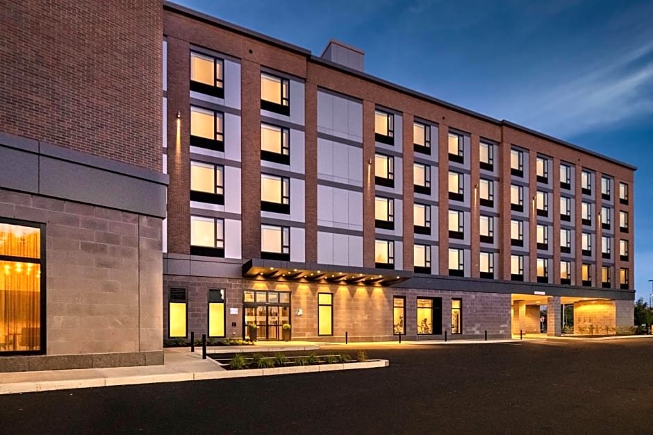 Staybridge Suites Boston Logan Airport - Revere