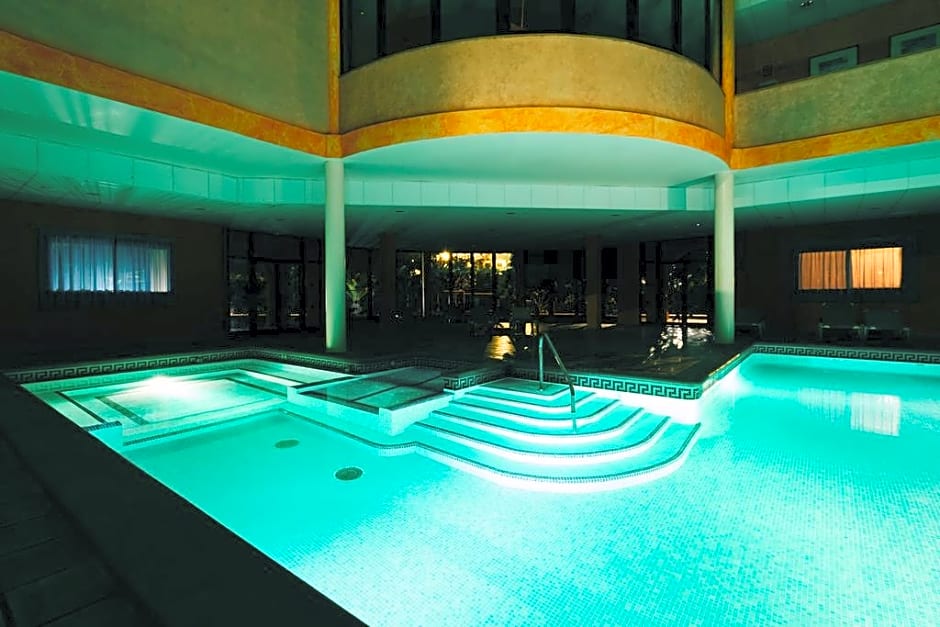 Grand Muthu Golf Plaza Hotel & Spa