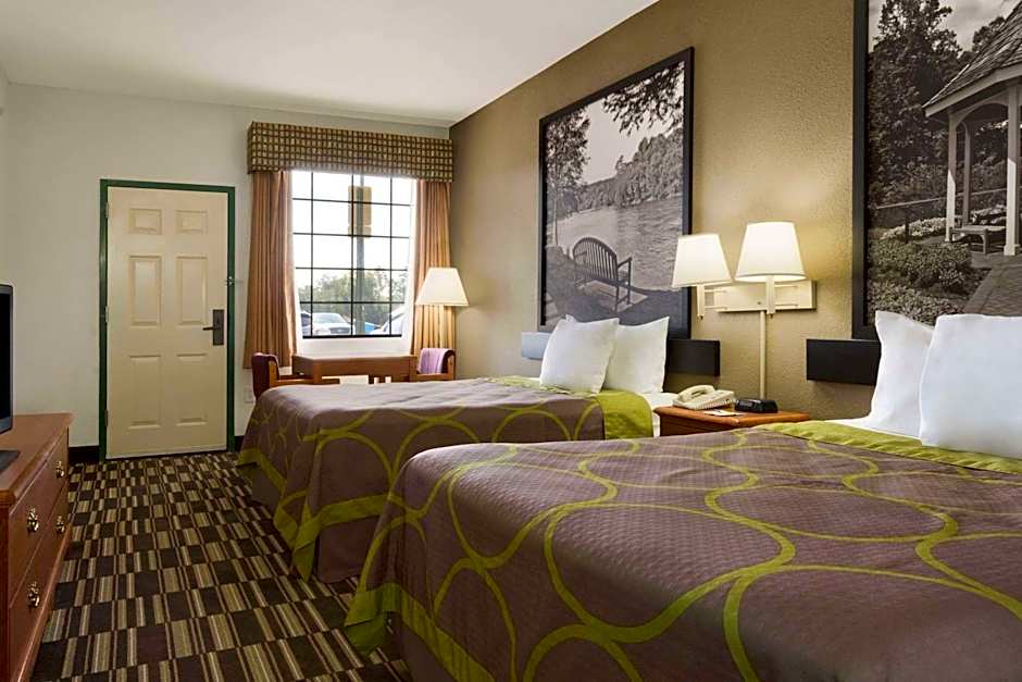 Super 8 by Wyndham Chatsworth/Dalton