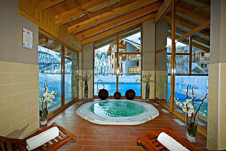 Résidence Club mmv Le Hameau des Airelles ****