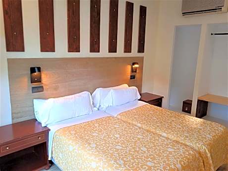 Twin Room with Terrace - 2 Beds