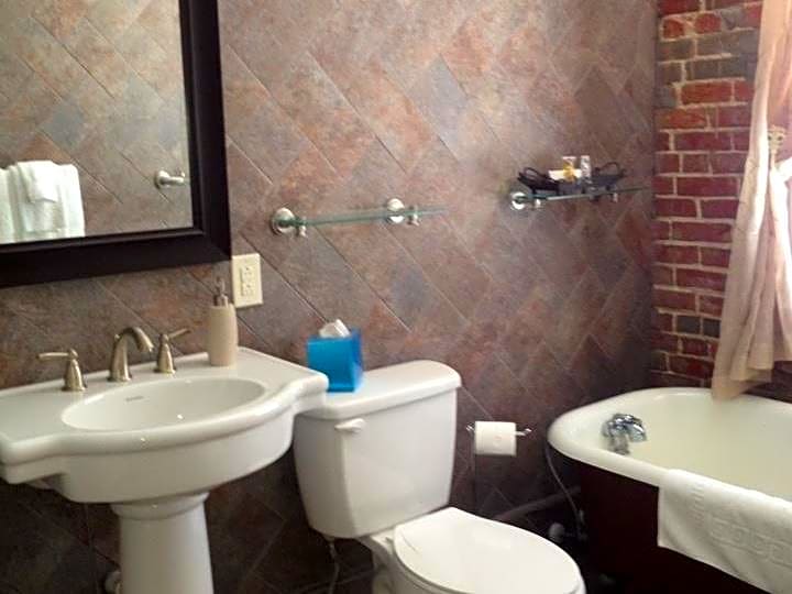 Hamilton House Inn