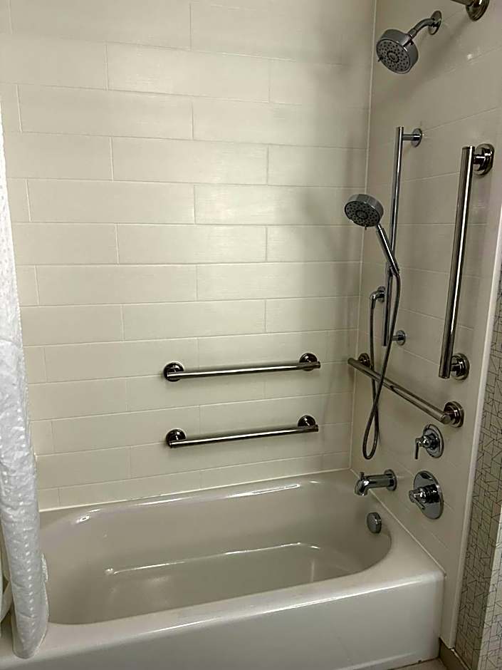Holiday Inn Express And Suites Firestone Longmont By IHG