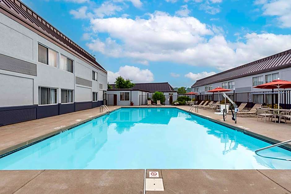 Best Western Plus Bridgeport Inn