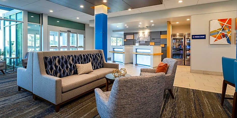 Holiday Inn Express & Suites Greenwood North By IHG