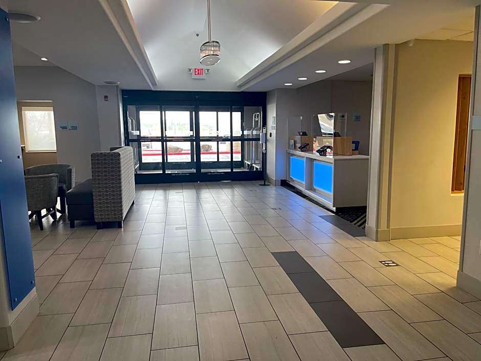 Holiday Inn Express Hotel & Suites Las Vegas By IHG