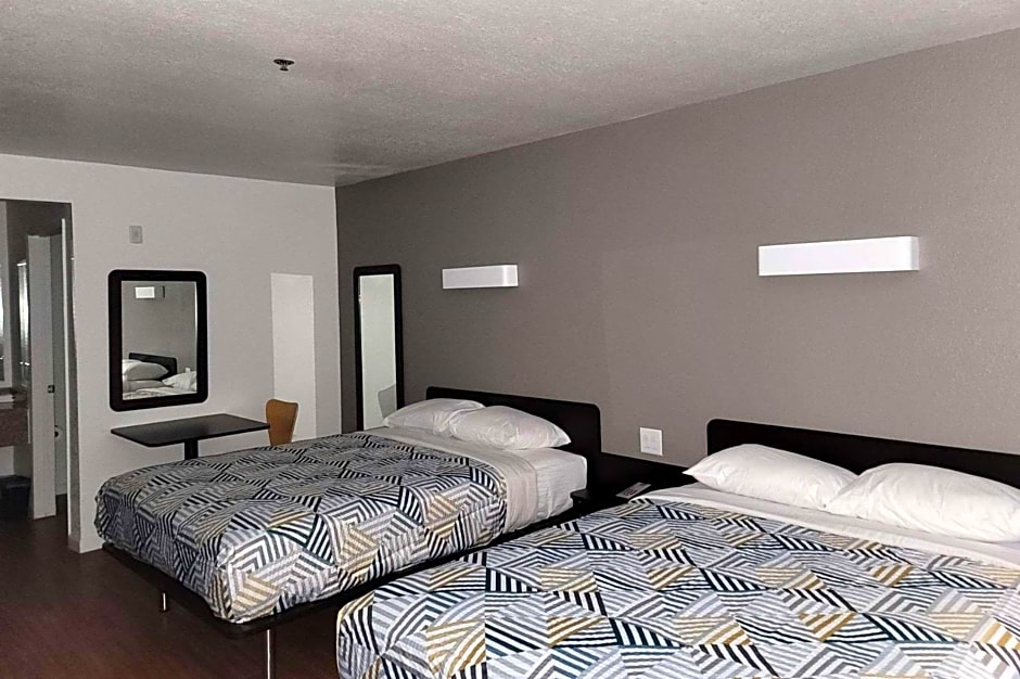 Rodeway Inn & Suites Thousand Palms - Rancho Mirage