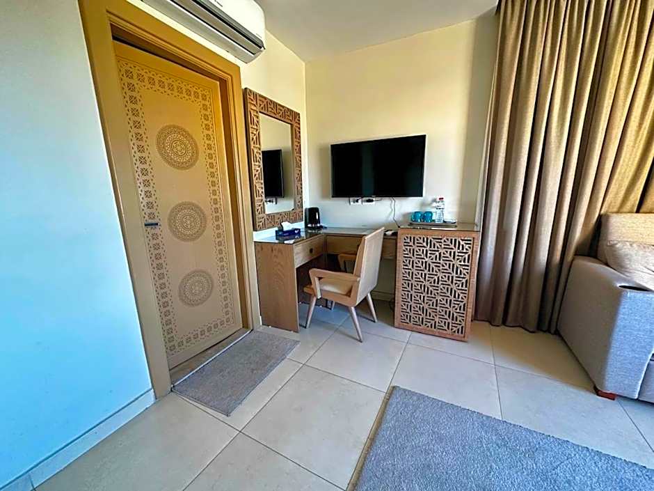 DouDou Pyramids View Hotel