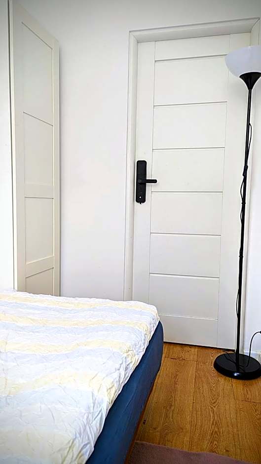 Ursus Rooms-Self Check-in