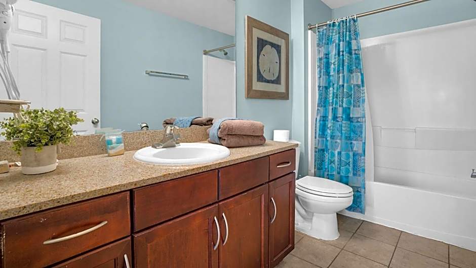 Laketown Wharf 1037