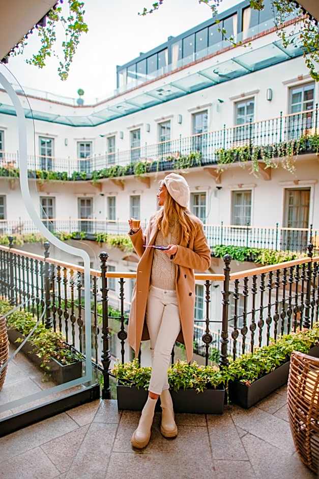 Aria Hotel Budapest by Library Hotel Collection
