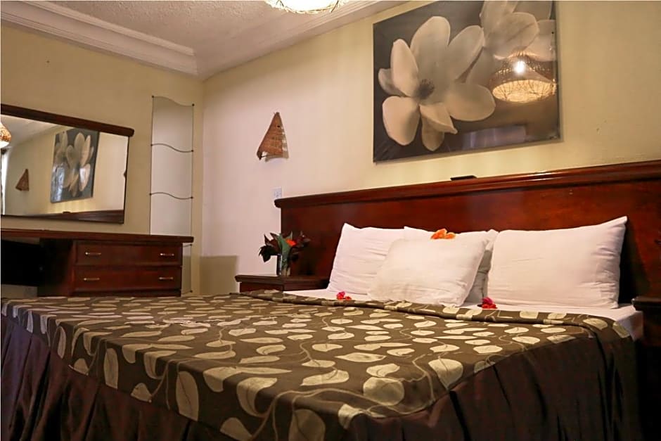 Bungalow Beach Hotel