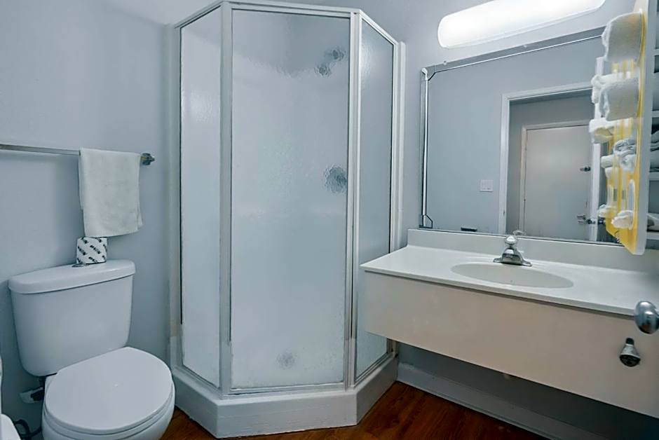 Motel 6-Normal, IL - Bloomington Area