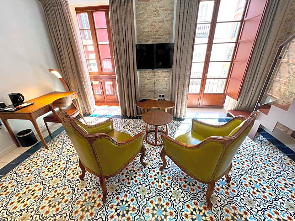 Anahita Boutique Hotel