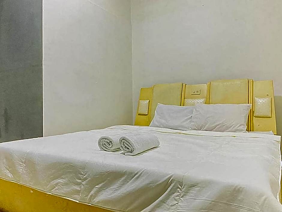 Monalisa Homestay Mitra RedDoorz – Surabaja, IL