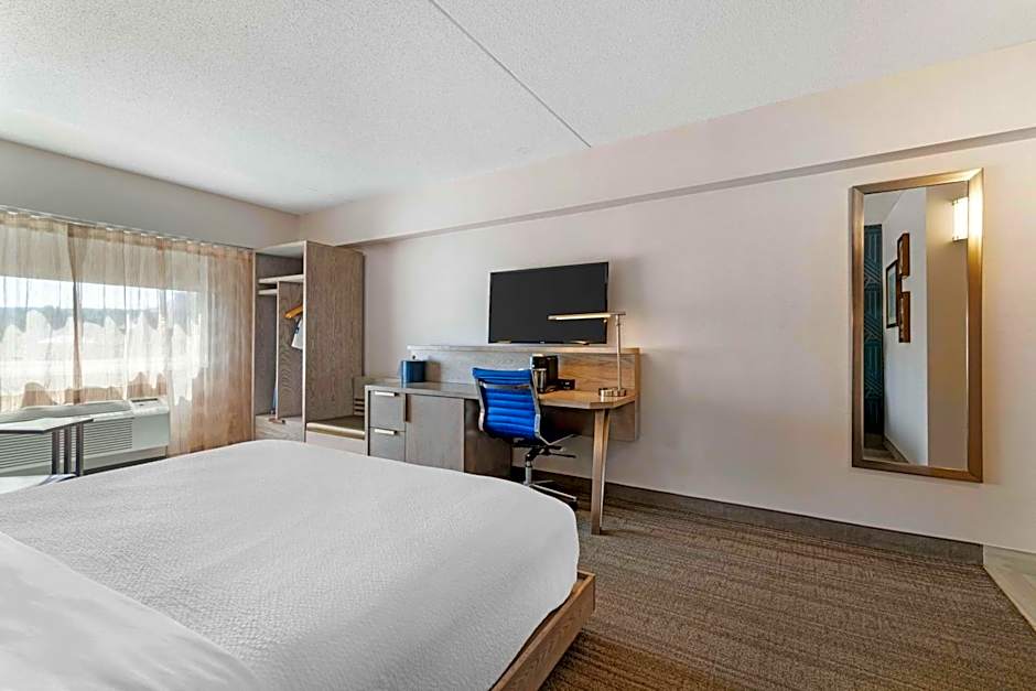 Best Western Plus Landmark Inn