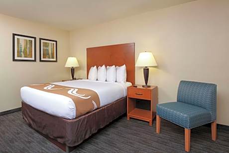 1 Queen Bed Nonsmoking