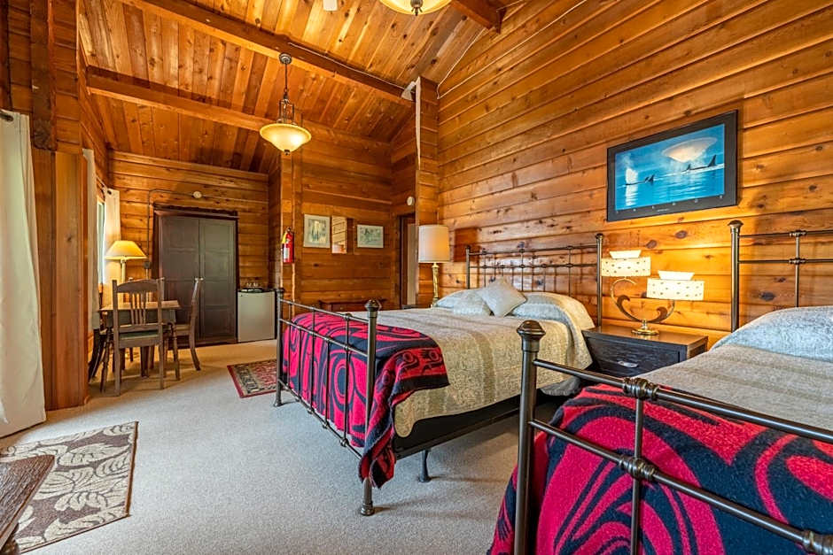 Alert Bay Lodge