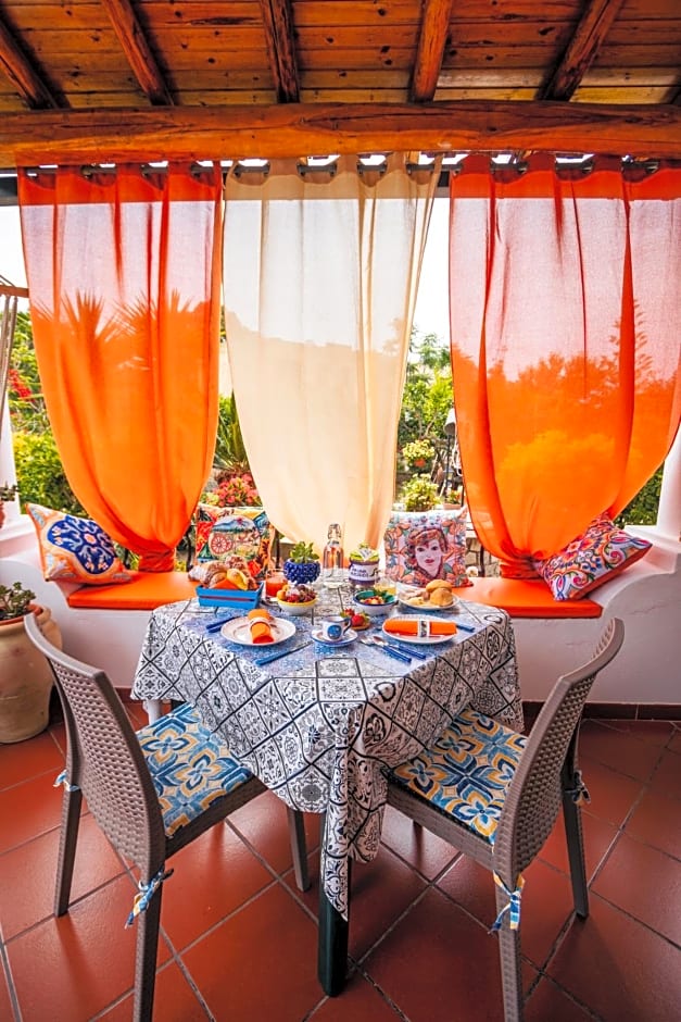 Lauricella Bed And Breakfast – Lipari, WA