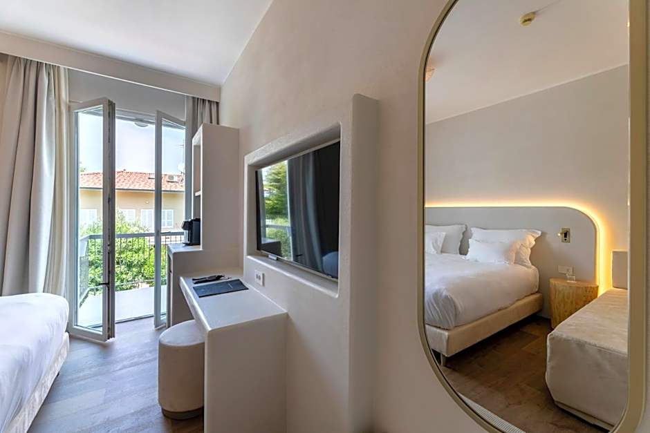 Hi Hotels Sirmione - Lakeview Pool