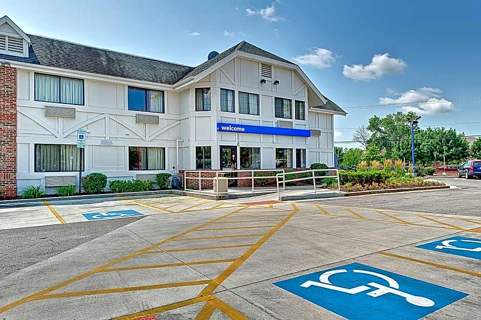 Motel 6-Glenview, IL - Chicago North