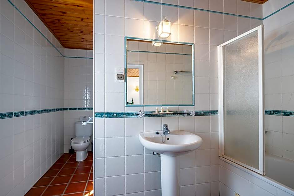 Hotel Mar e Sol VNMF by Umbral