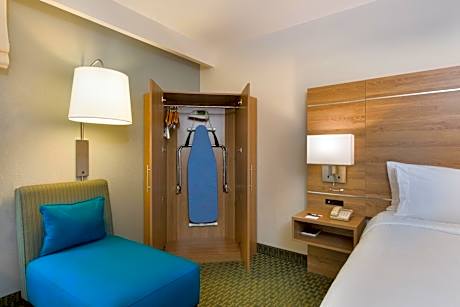 Standard Room with Two Queen Beds