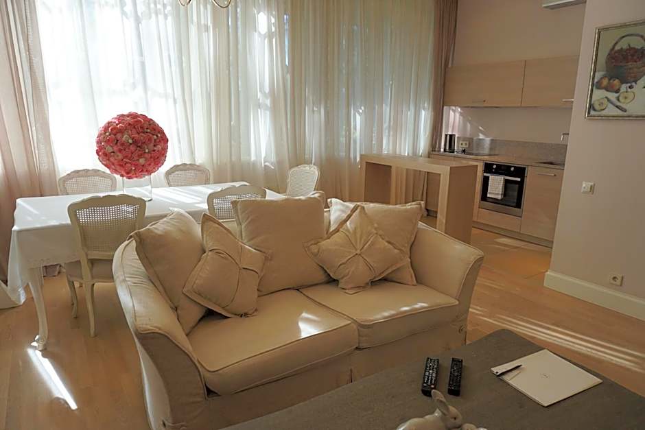 Wooden Villa APARTMENTS