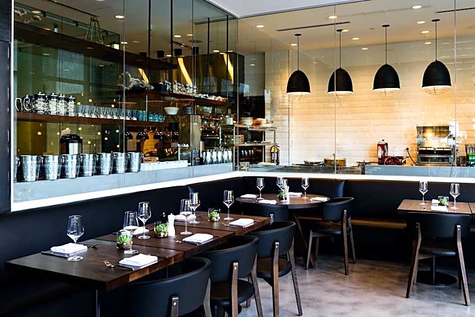 The Envoy Hotel, Autograph Collection by Marriott