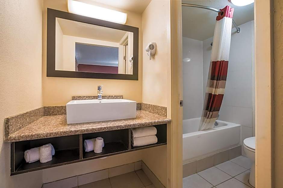 Red Roof Inn North Dallas - Park Central