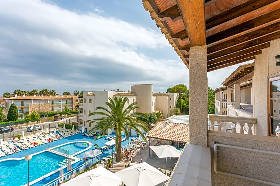 Caprice Isabel Aparthotel