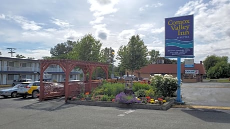 Comox Valley Inn & Suites