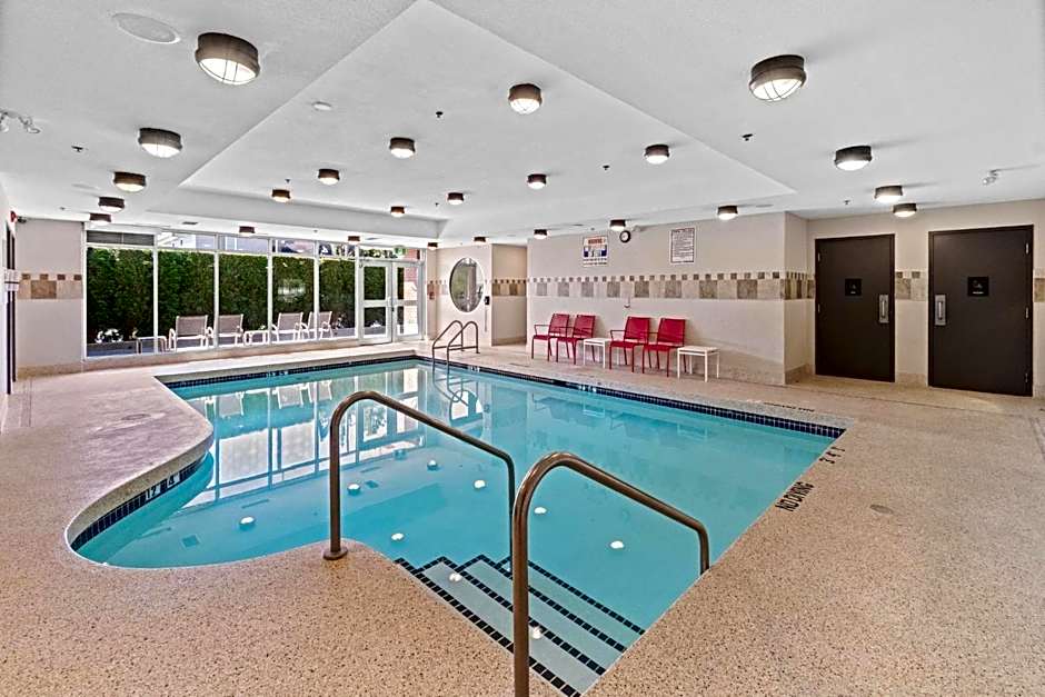 Holiday Inn Hotel & Suites Surrey East - Cloverdale By IHG